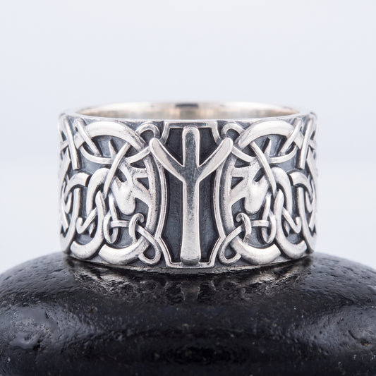 Sterling silver Algiz rune ring seen front on, openwork Norse knotwork