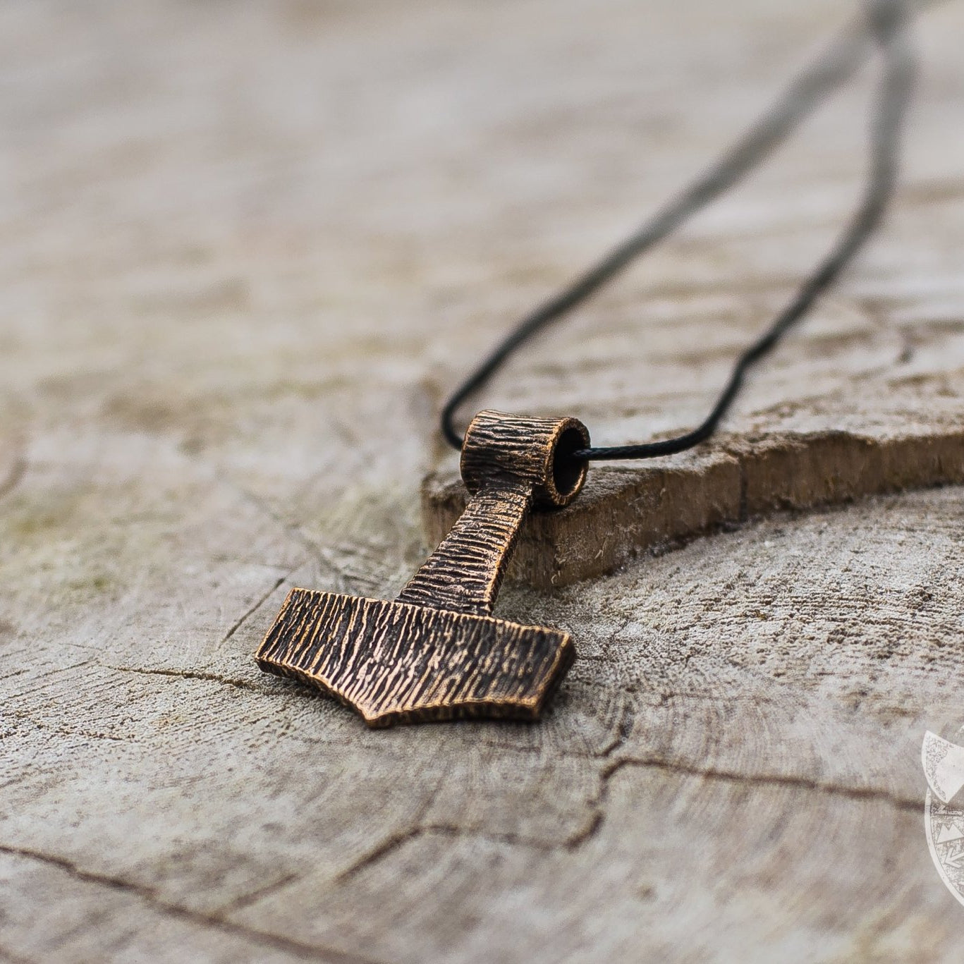 Mjolnir Wooden Style Thor's Hammer Bronze Pendant - VikingsBrand