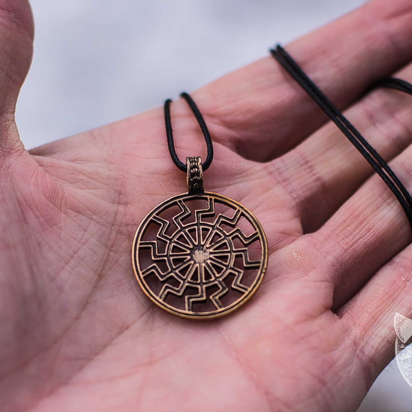 Schwarze Sonne Symbol Bronze Pendant - VikingsBrand