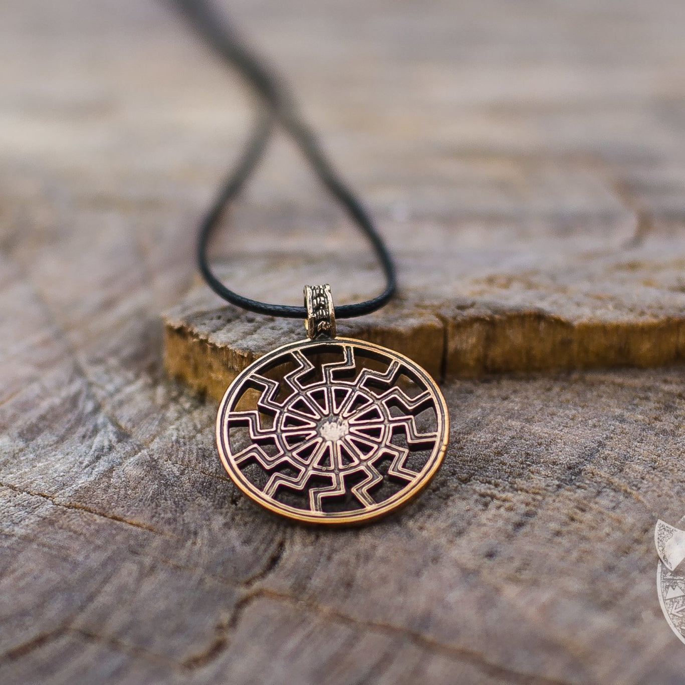 Schwarze Sonne Symbol Bronze Pendant - VikingsBrand
