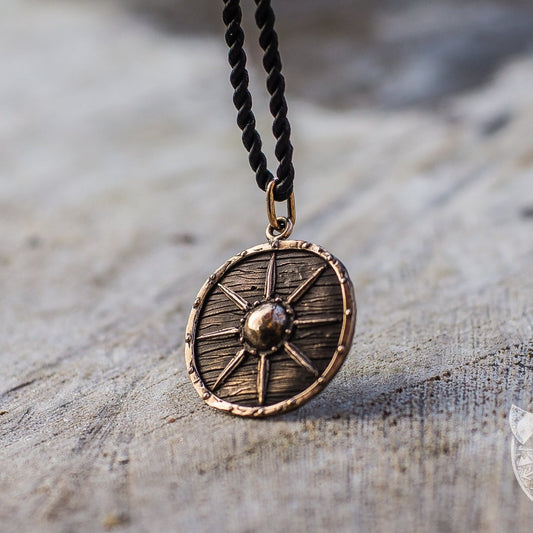 Viking shield pendant with eight radiating straps, bronze – view 2