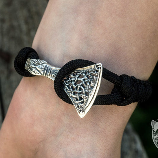 Viking paracord bracelet with 925 silver axe, black – view 2