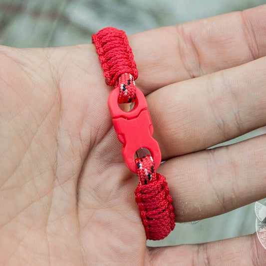 Viking paracord survival bracelet in red – view 2