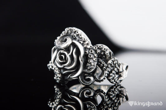 Sterling silver Viking ring with ornament – view 2