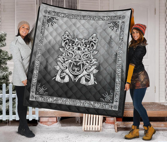 Wolf in Spruce Forest Premium Quilt – Viking Home Decor