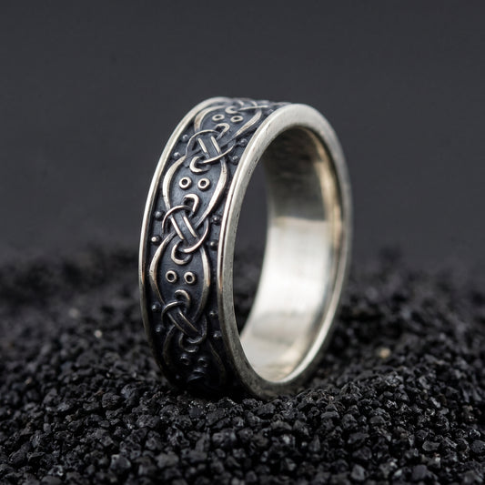 Blackened 925 silver Viking ring with raised Scandinavian interlace