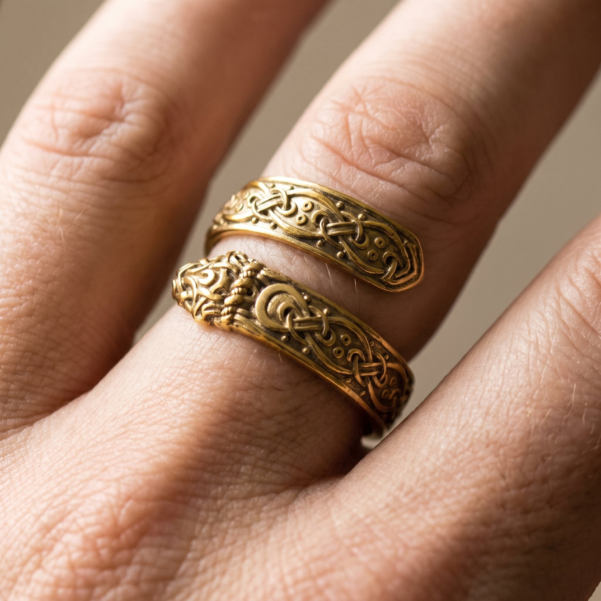 Ouroboros ornamental 14K gold Viking ring – view 7