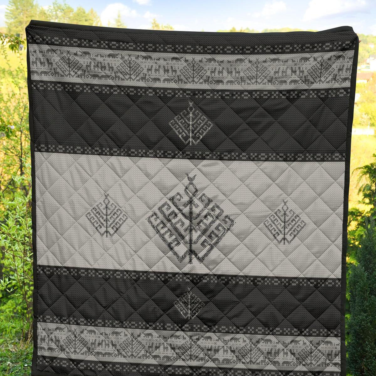 Folk Yggdrasil Premium Norse Quilt - Viking Home Decor