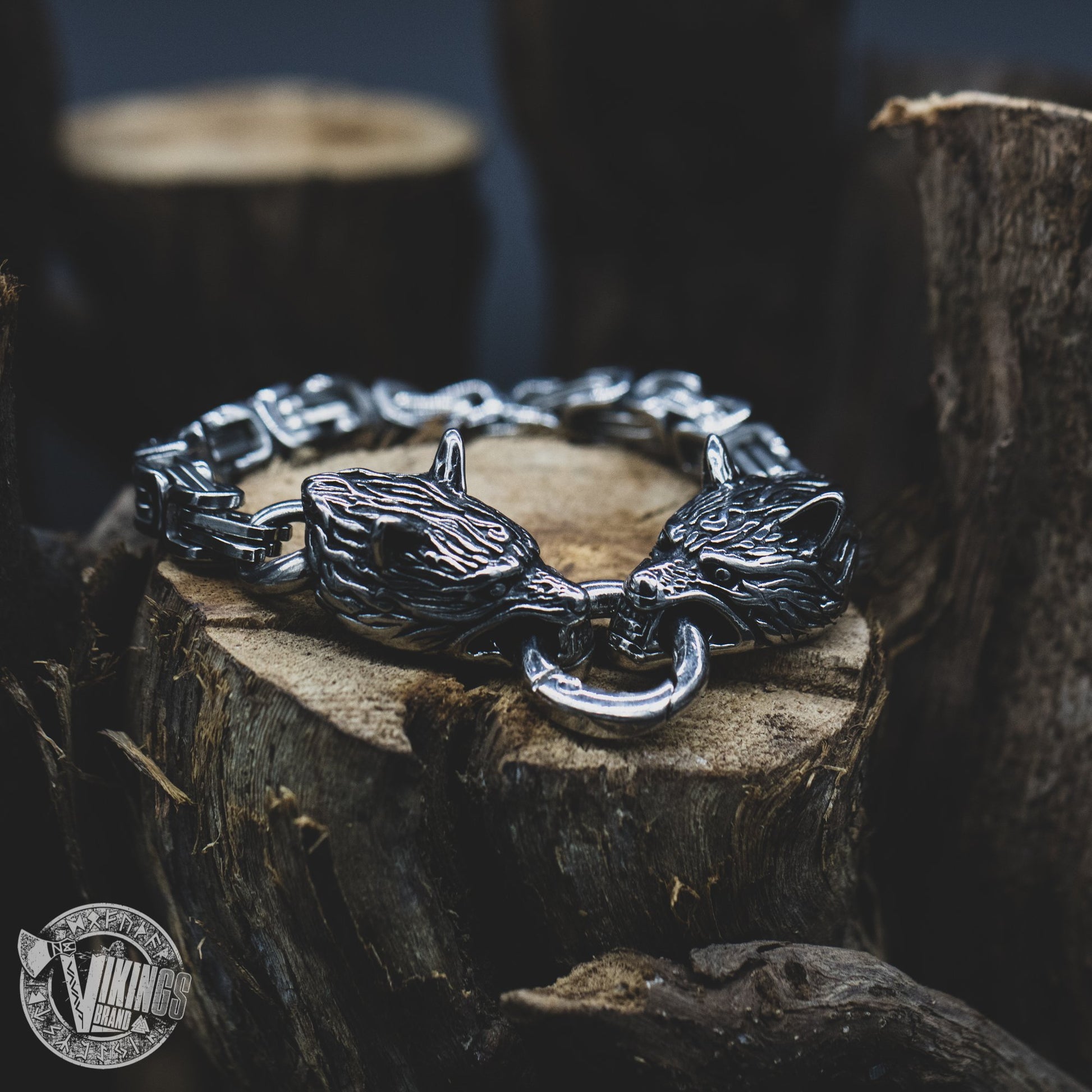 HANDMADE Stainless Steel Wolf Head Bracelet with King's Chain - VikingsBrand