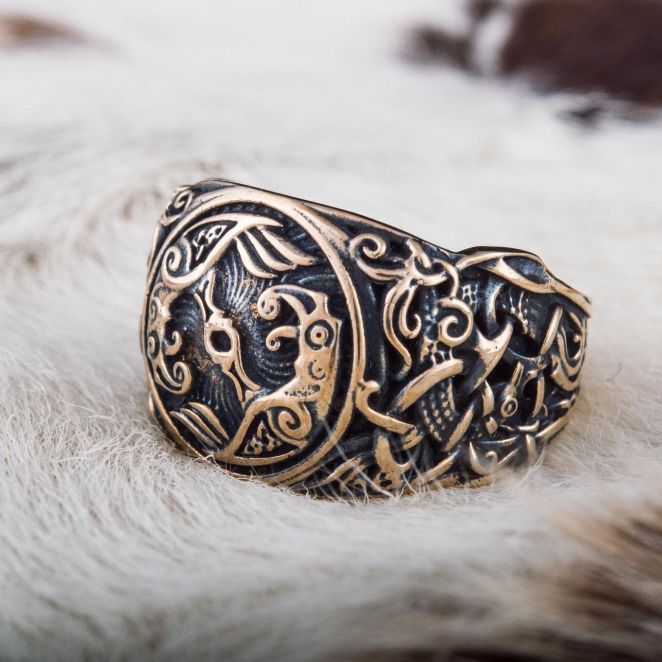 Huginn and Muninn Bronze Viking Ring with Mammen Ornament
