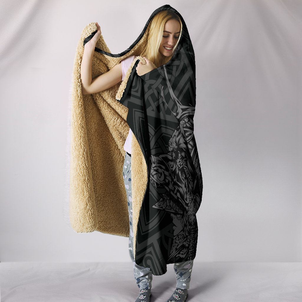 Mjolnir Hooded Blanket - VikingsBrand