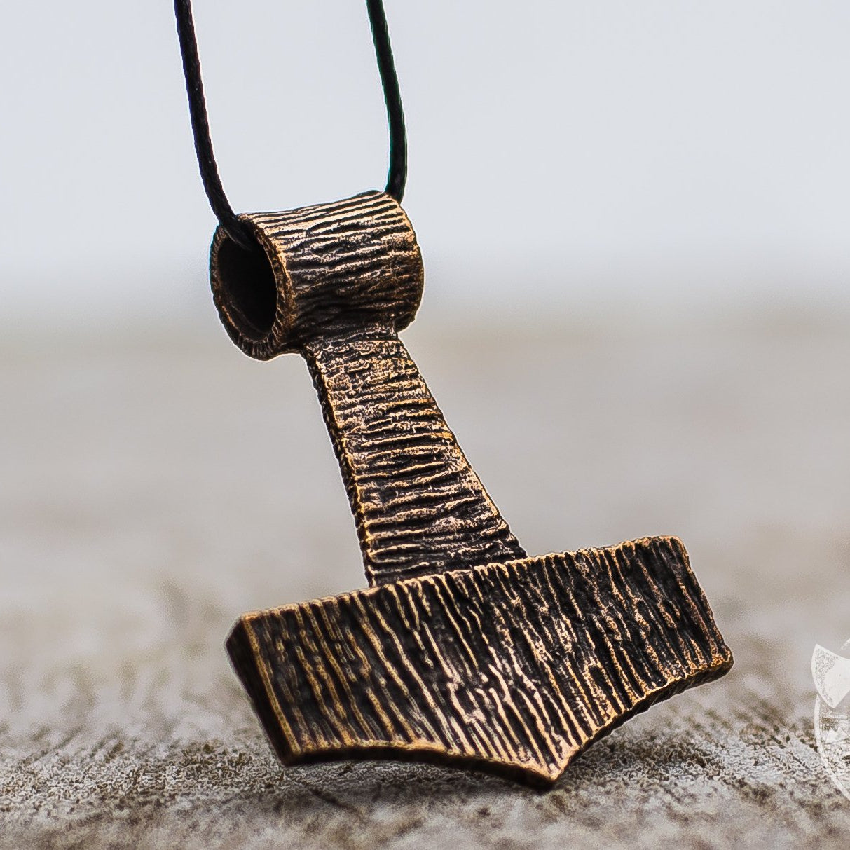 Mjolnir Wooden Style Thor's Hammer Bronze Pendant - VikingsBrand