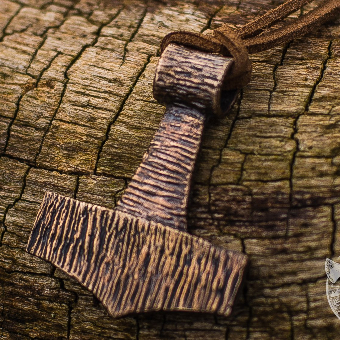Mjolnir Wooden Style Thor's Hammer Bronze Pendant - VikingsBrand