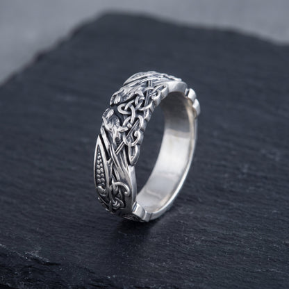 Norse wedding ring from the side, showing the interlace wrapping around the band