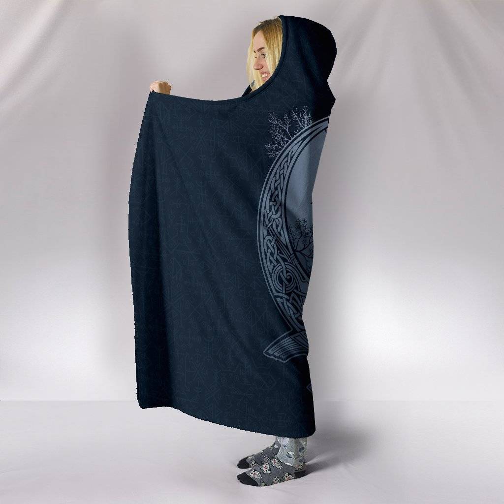 Odin's Ravens Hooded Blanket - VikingsBrand