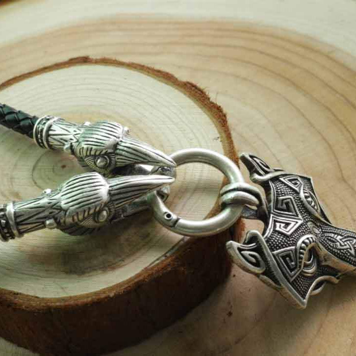 Raven Head Necklace with Wolf Head Pendant - VikingsBrand