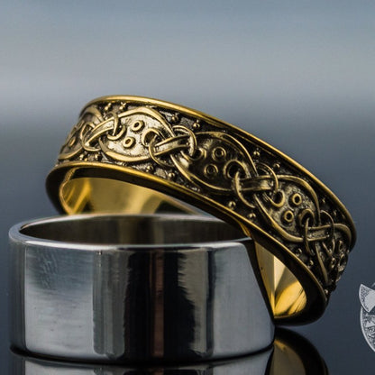 Scandinavian ornament 14K gold Viking ring – view 3