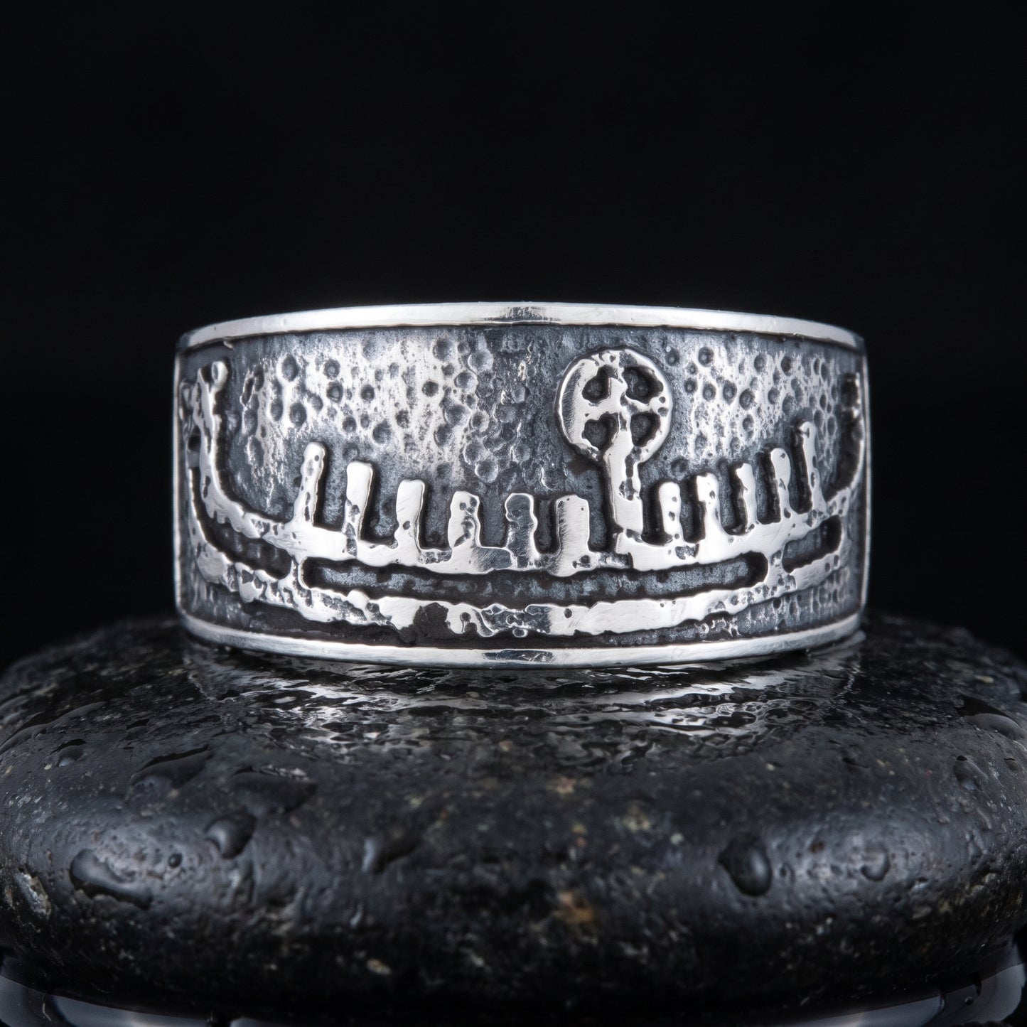 Handmade 925 silver Viking ring seen front on, drakkar longship with shields and mast