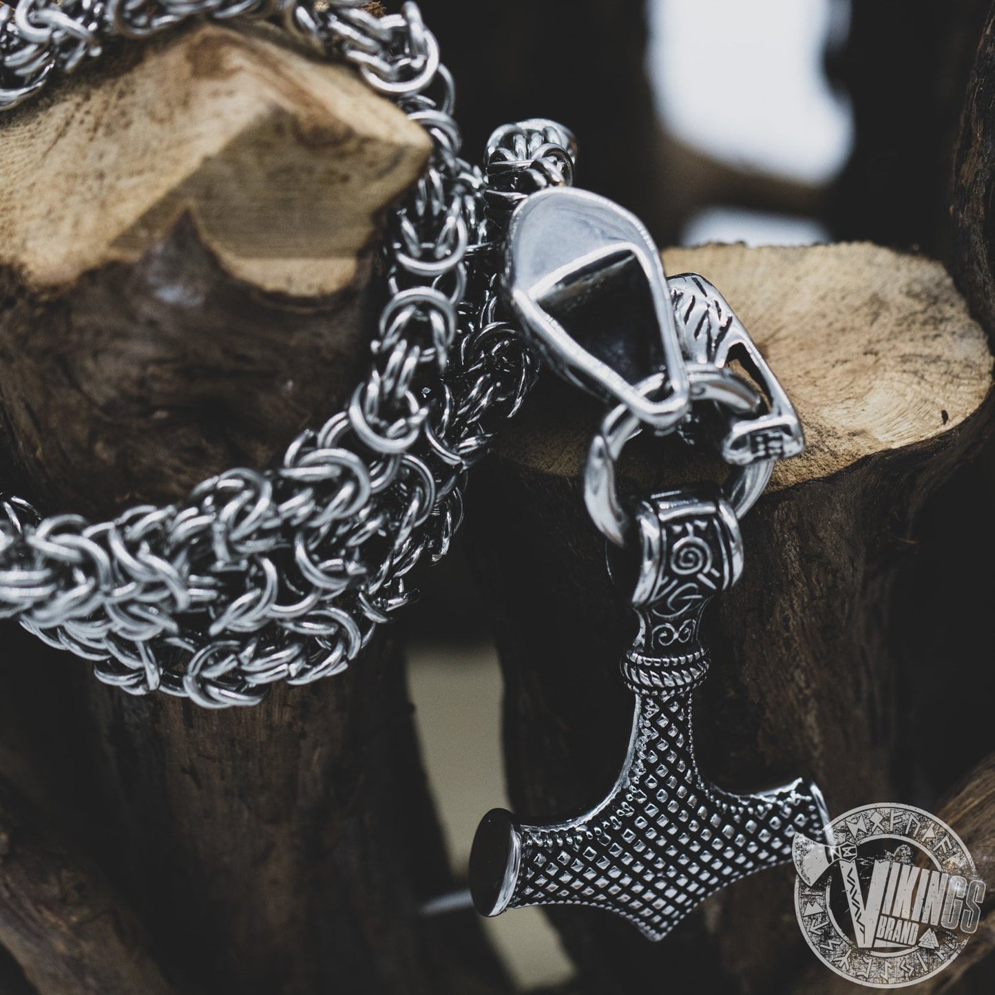 SPECIAL OFFER! Massive Chain Viking Men Necklace with Wolf Heads and Mjolnir Pendant - VikingsBrand
