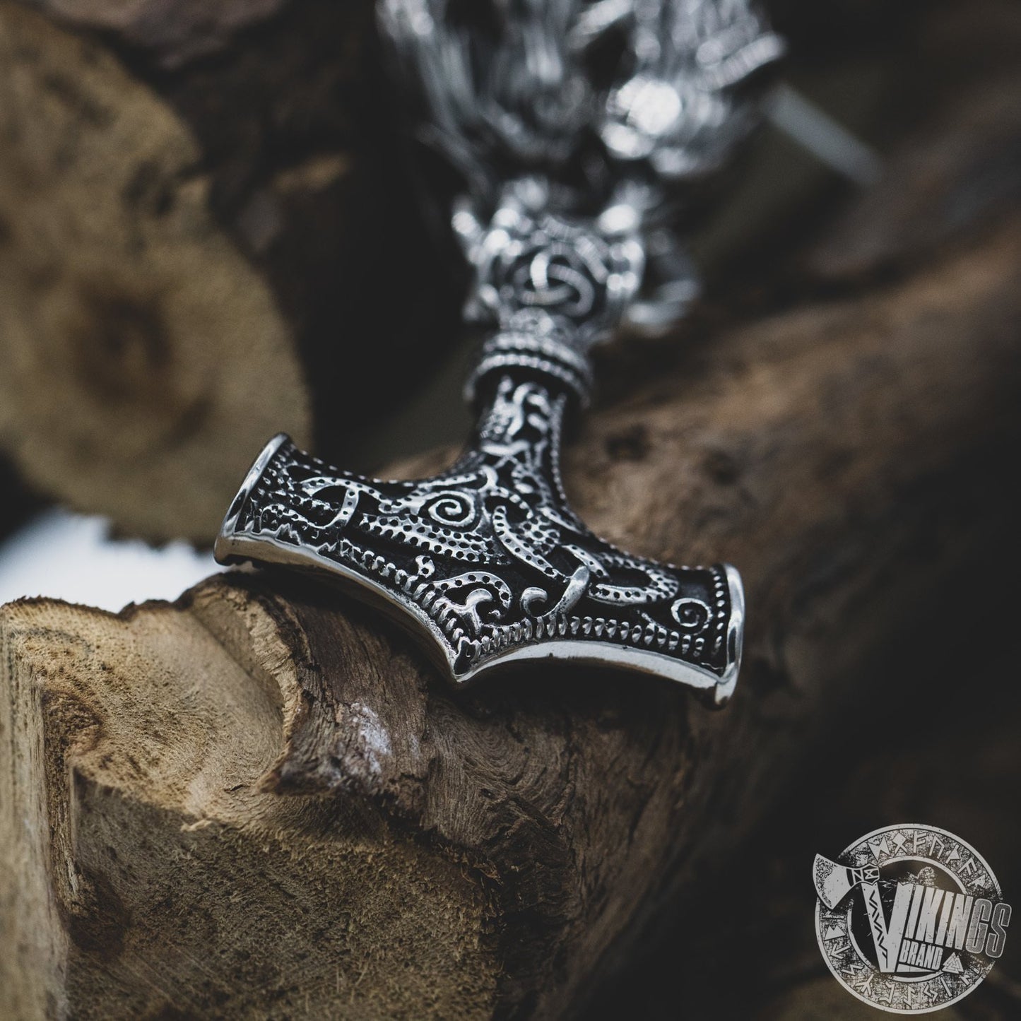 SPECIAL OFFER! Massive Chain Viking Men Necklace with Wolf Heads and Mjolnir Pendant - VikingsBrand
