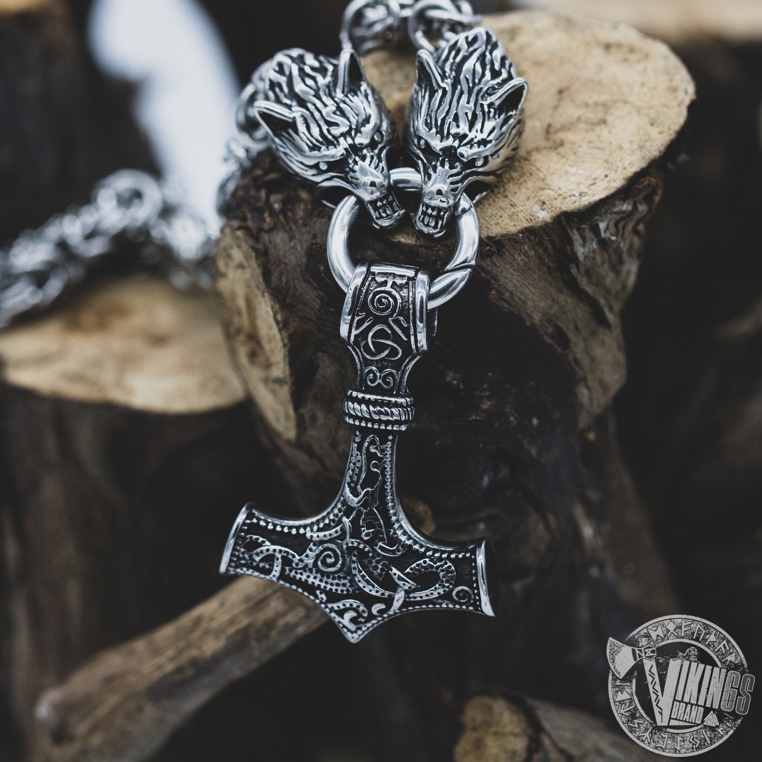 SPECIAL OFFER! Massive Chain Viking Men Necklace with Wolf Heads and Mjolnir Pendant - VikingsBrand