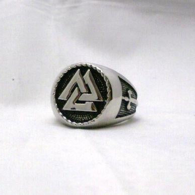 The Valknut Warriors Ring - Knot - VikingsBrand