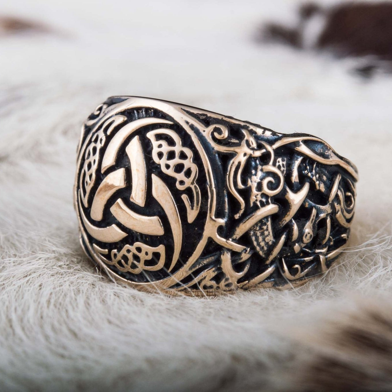 Triple Horn of Odin Bronze Viking Ring with Mammen Ornament