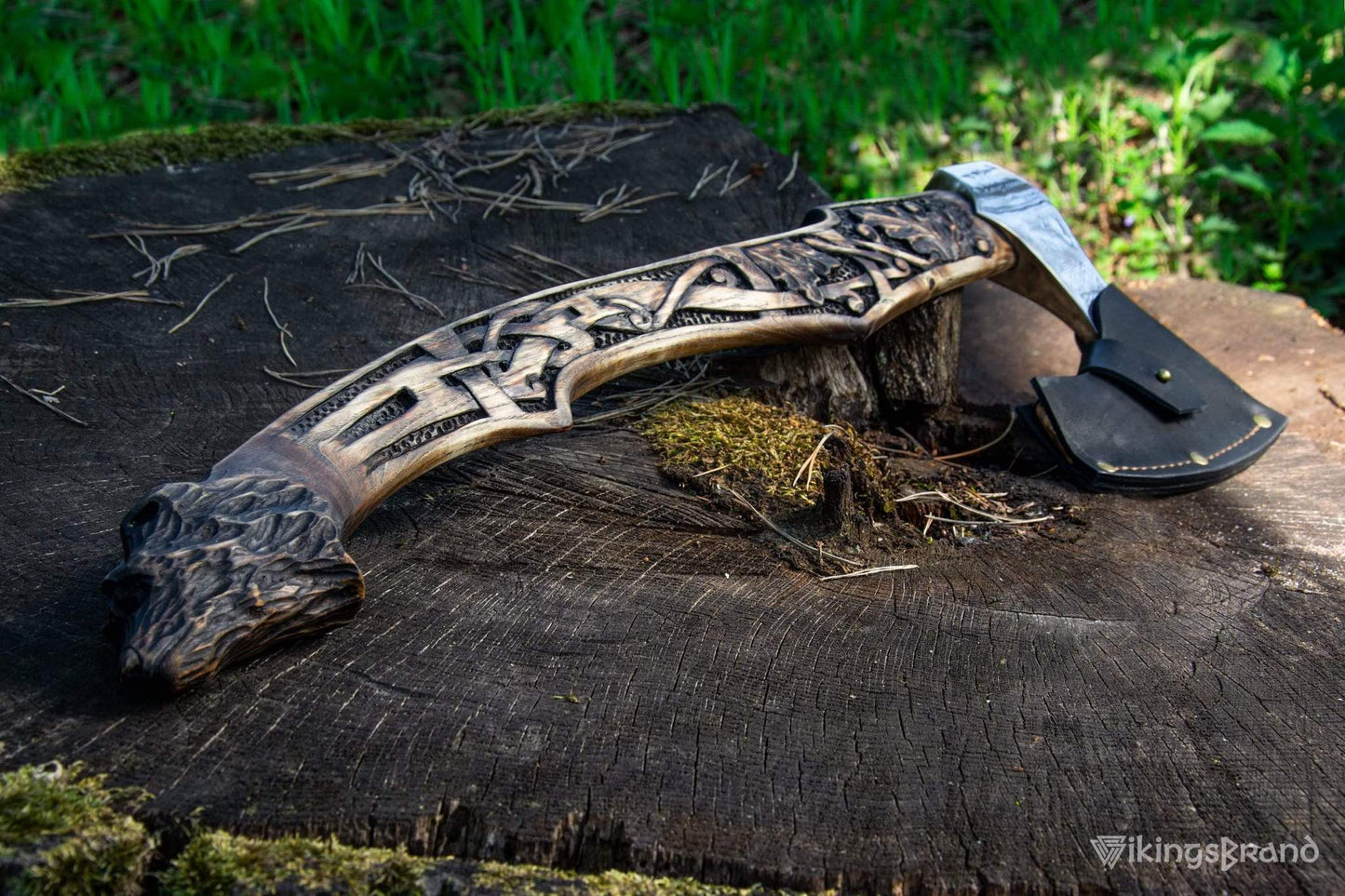 Viking Axe "Grusom bjørn" with Vegvisir and Carved Handle