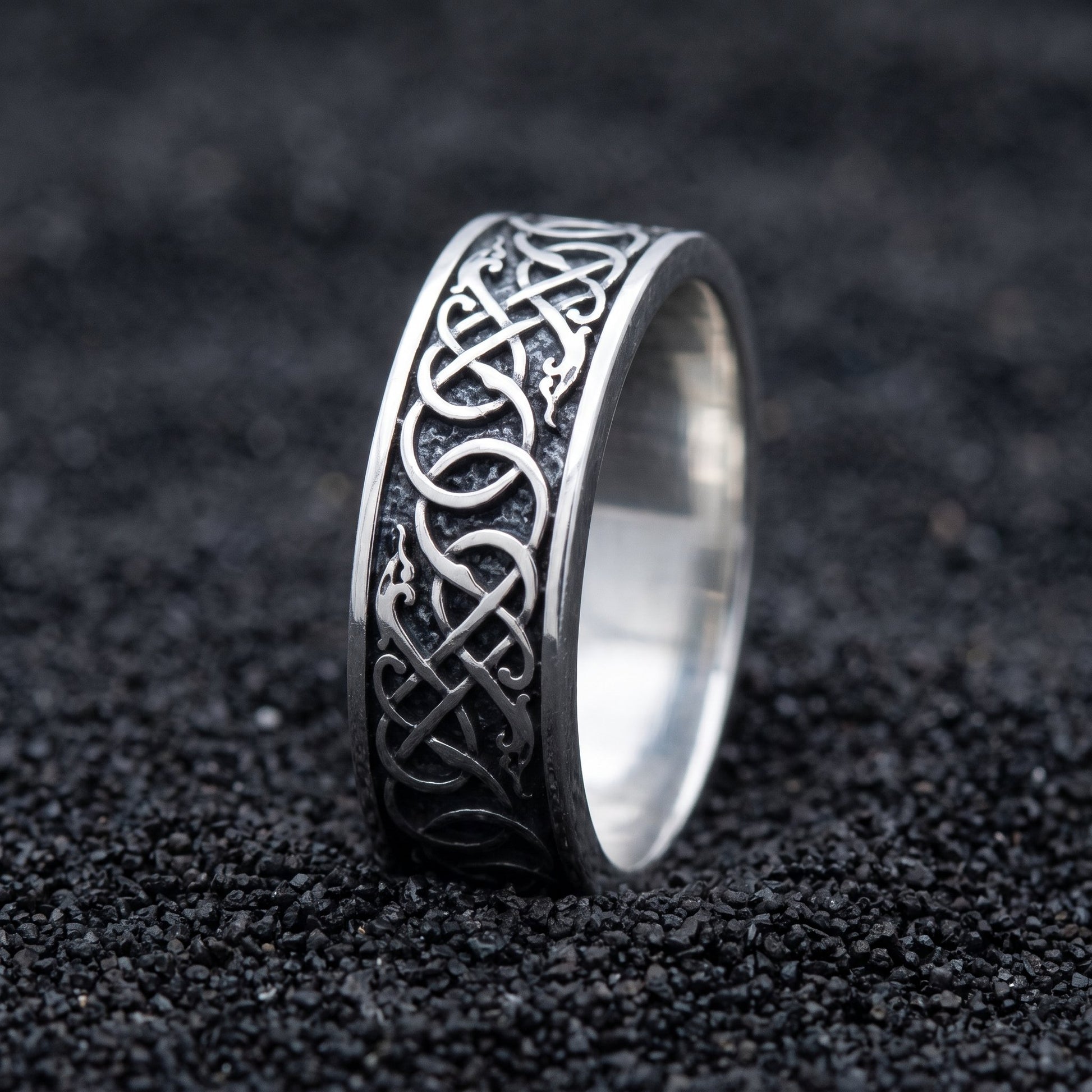 Viking wedding band in 925 sterling silver with Urnes knotwork