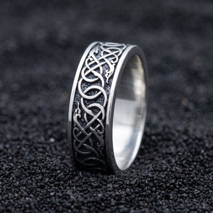 Viking wedding band in 925 sterling silver with Urnes knotwork