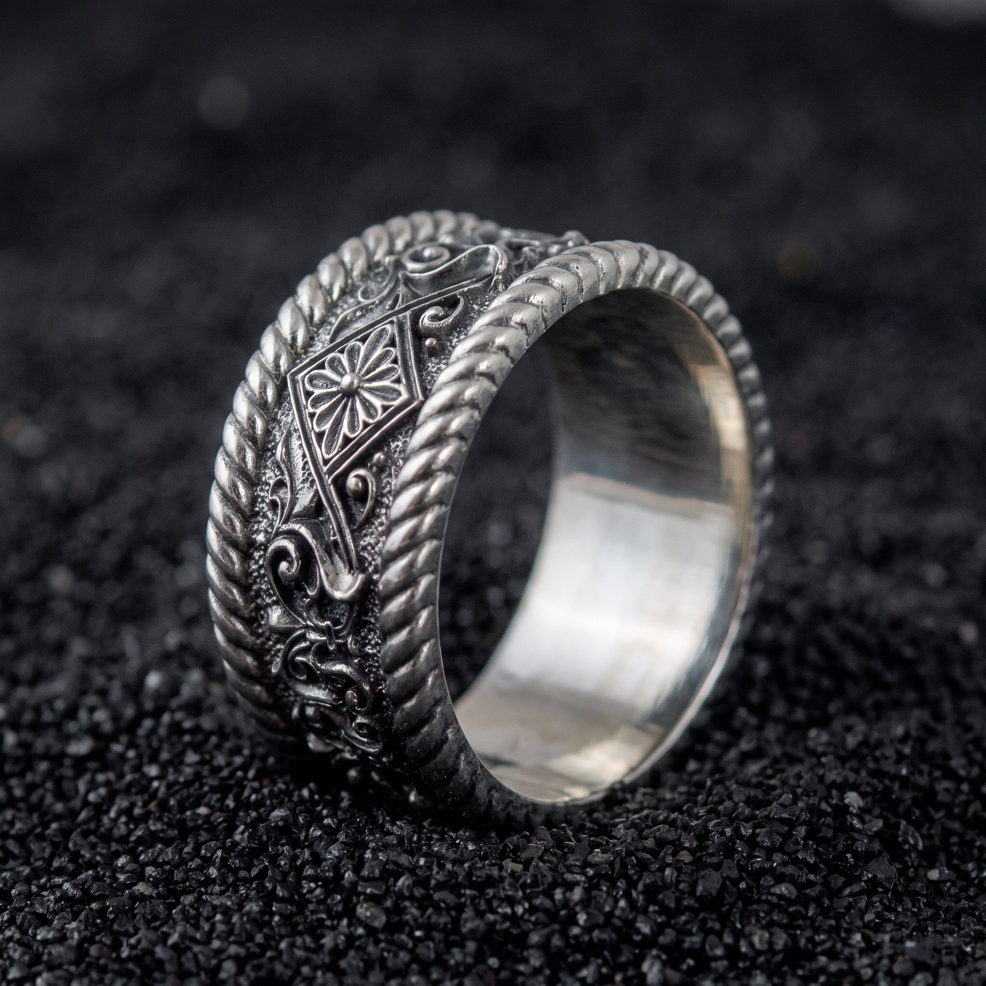Viking wedding ring in 925 sterling silver with carved ornament between twisted rope borders