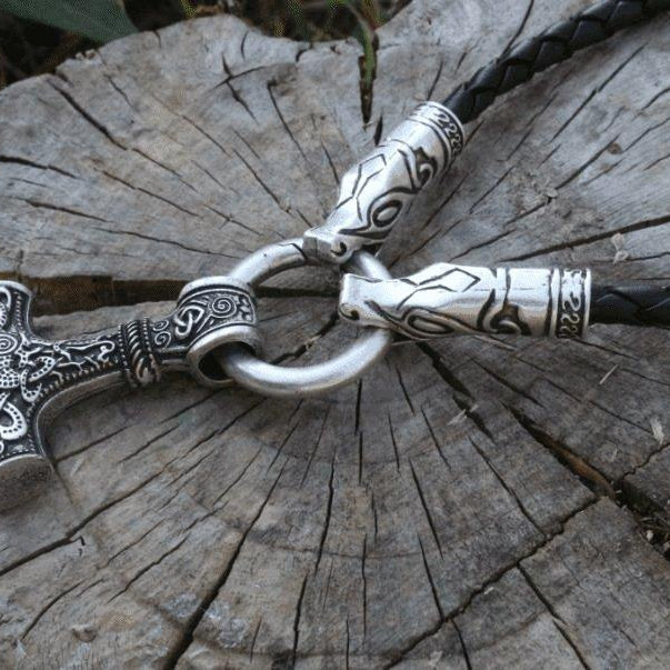 Wolf Head Necklace with Mjolnir - VikingsBrand