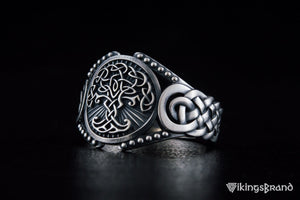 Yggdrasil-Ring mit rundem Knoten an der Ringschulter aus 925er Silber